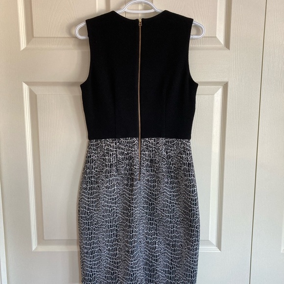 Fitted, flattering black and white dress - Picture 2 of 4